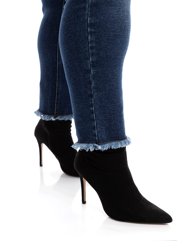 Carrie girlfriend jeans store
